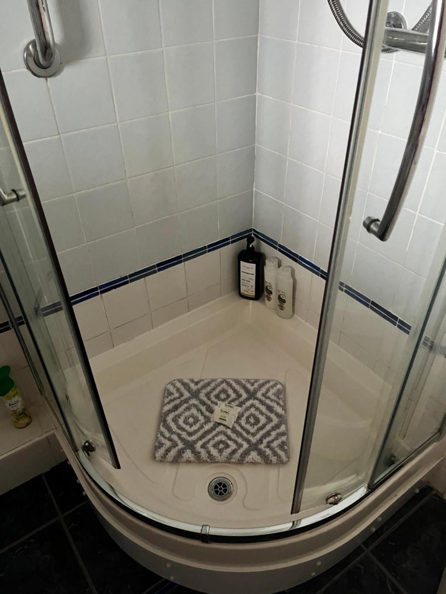 M&M Apartment In Единбург Екстериор снимка