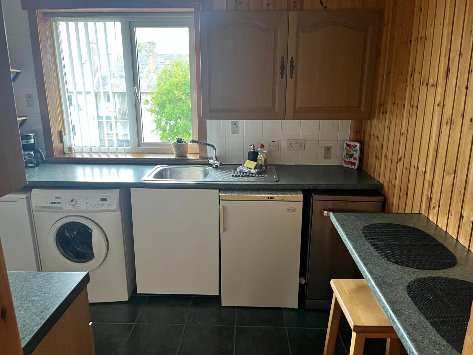 M&M Apartment In Единбург Екстериор снимка